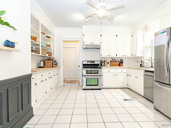 2nd image of 3203 Montezuma Rd