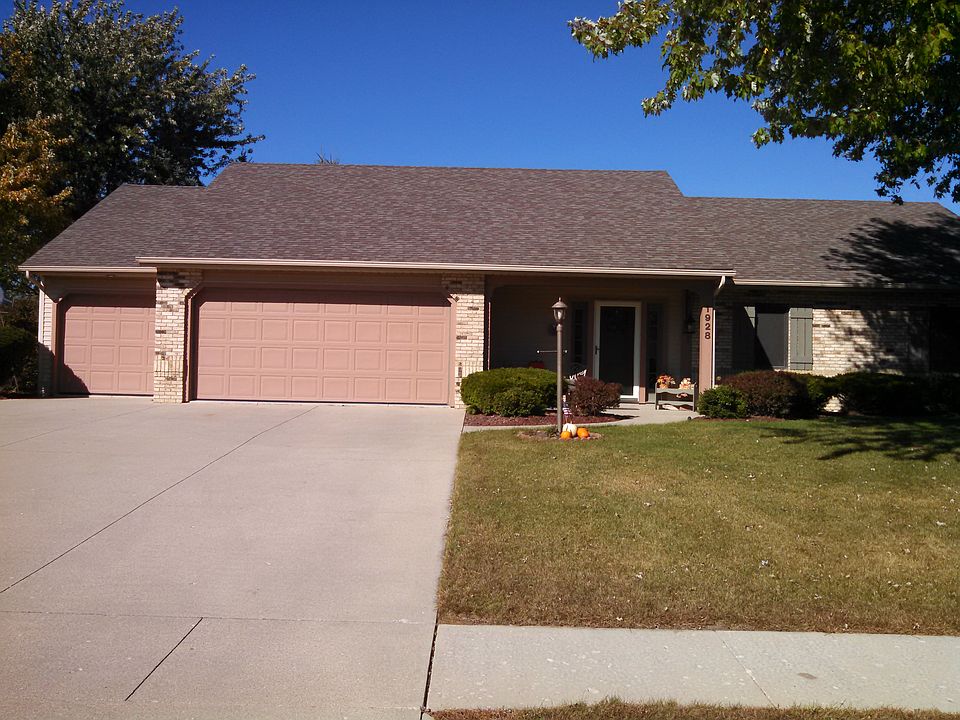 Lots of Room in Garage