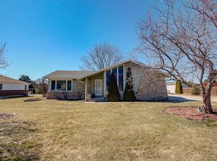 4929 S 72nd St, Greenfield, WI 53220