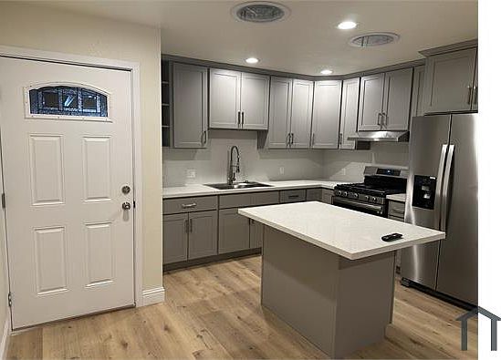 3rd image of 107 Millar Ave