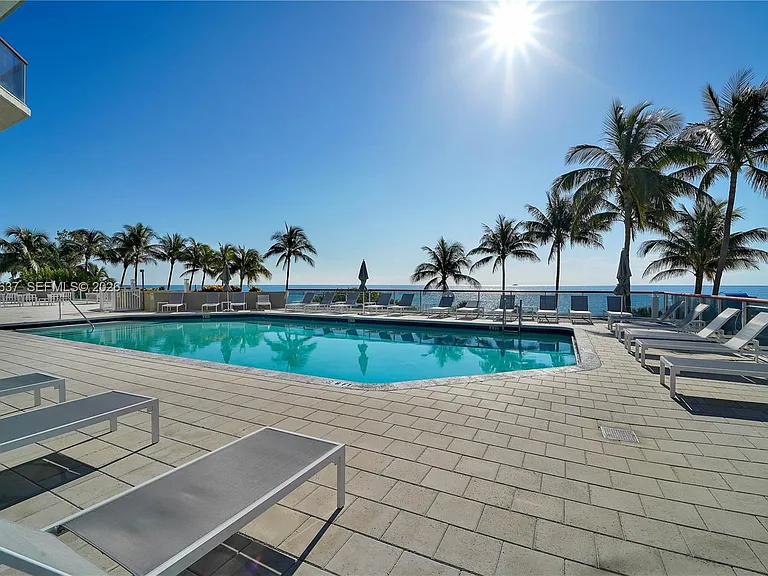 6767 Collins Ave #1110 — Photo 34