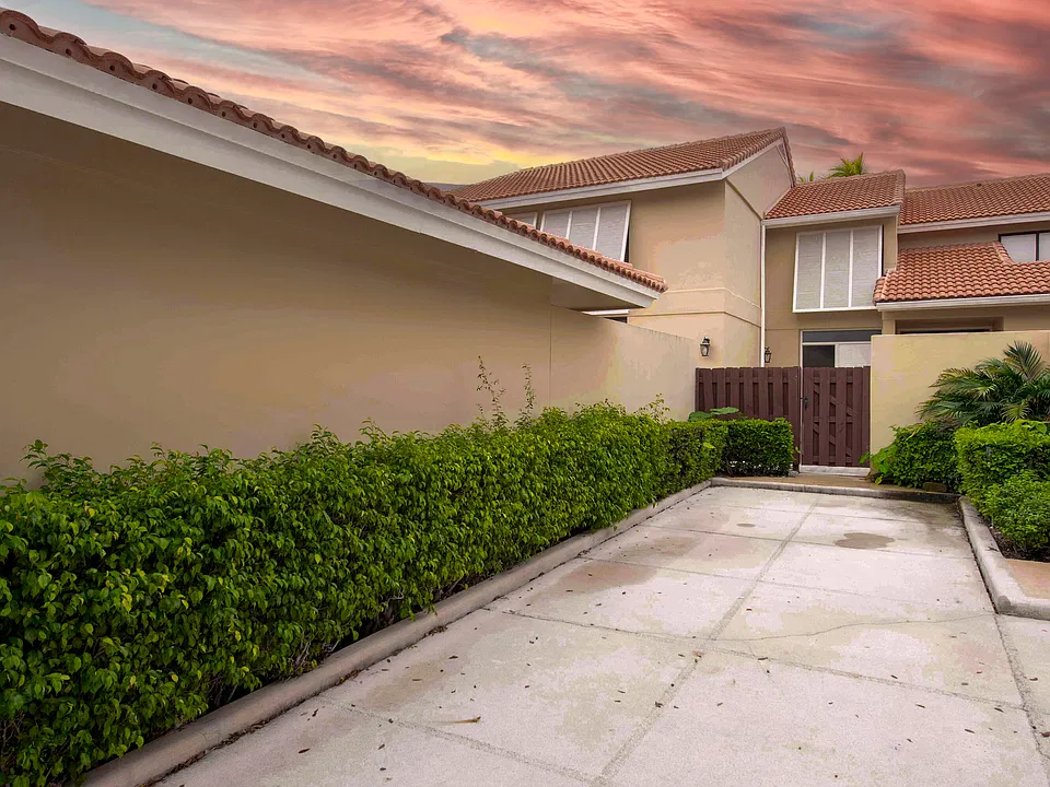 129 Old Meadow Way