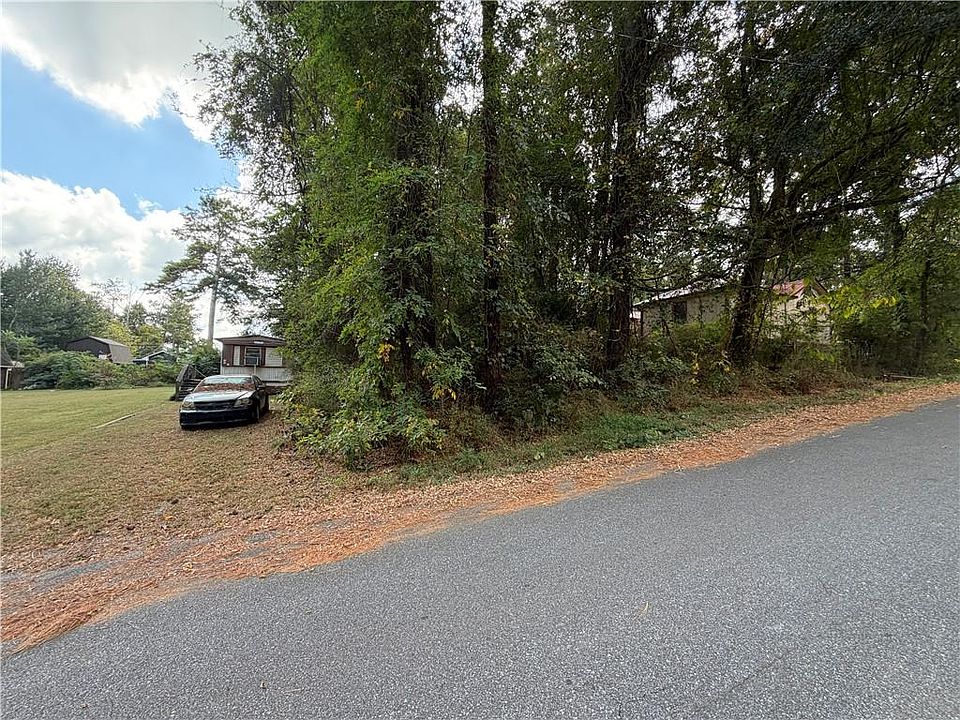 2nd image of 184 Sunset Rd SE #3&4