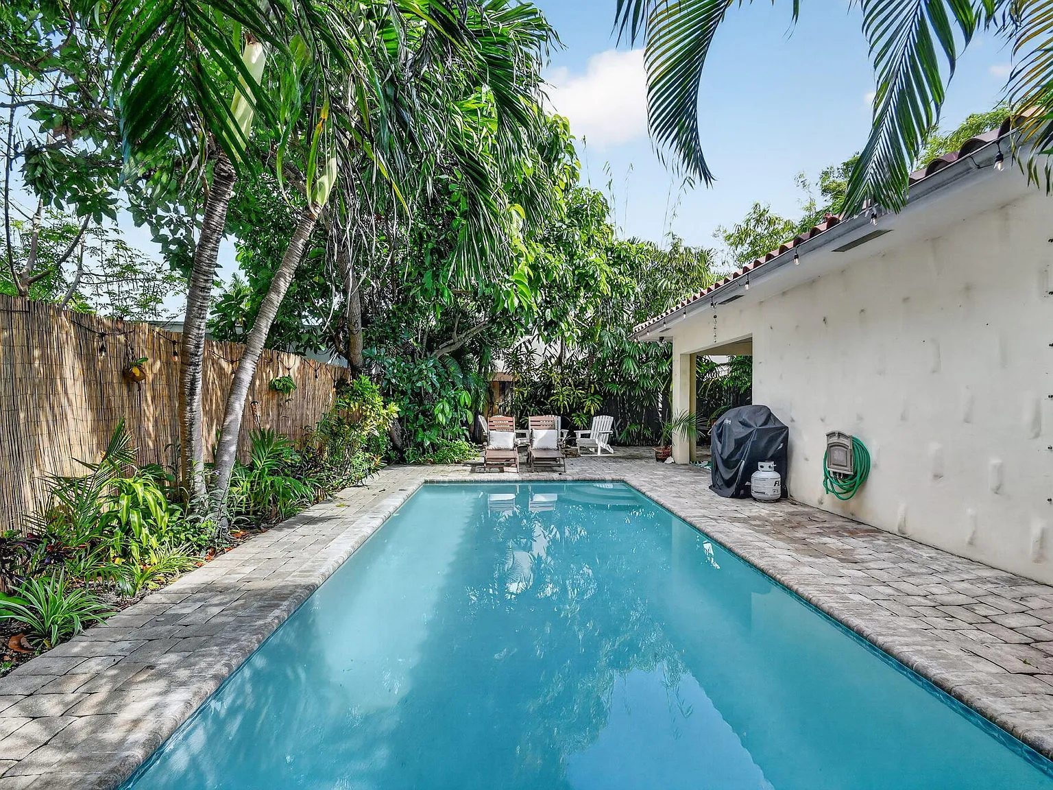 3 bed, 2.0 bath, 1581 sqft, $5,000 — Photo 2