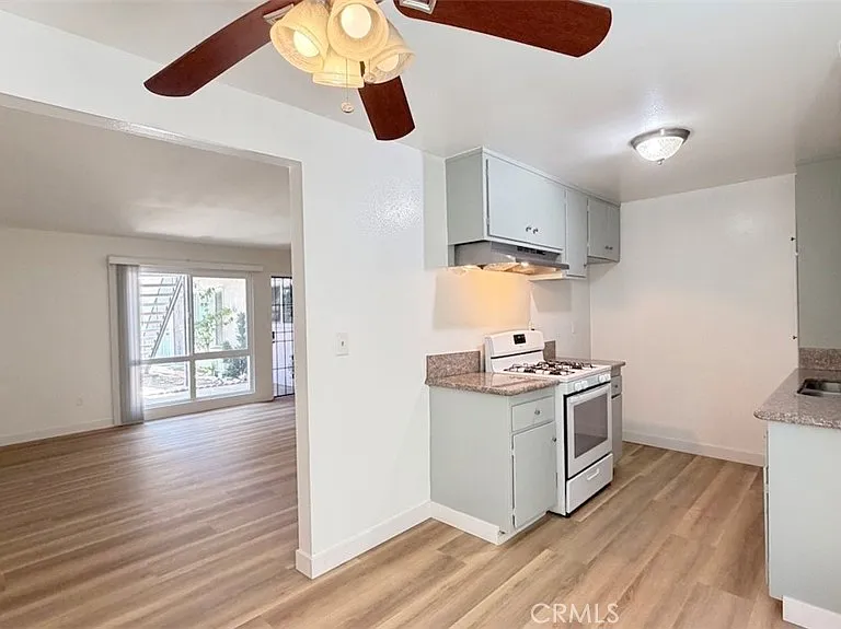 640 Ward St #2 — Photo 4