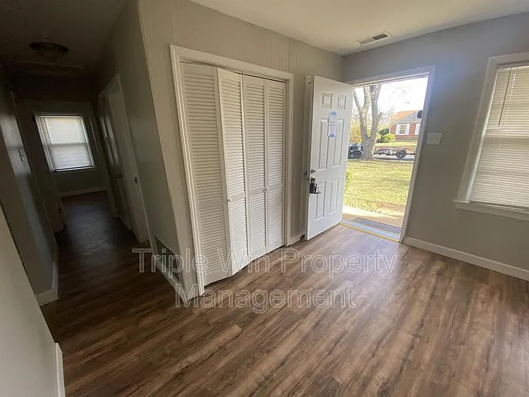 3133 Rex Ave — Photo 11