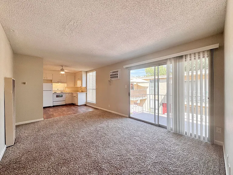 2409 Q Street — Photo 3