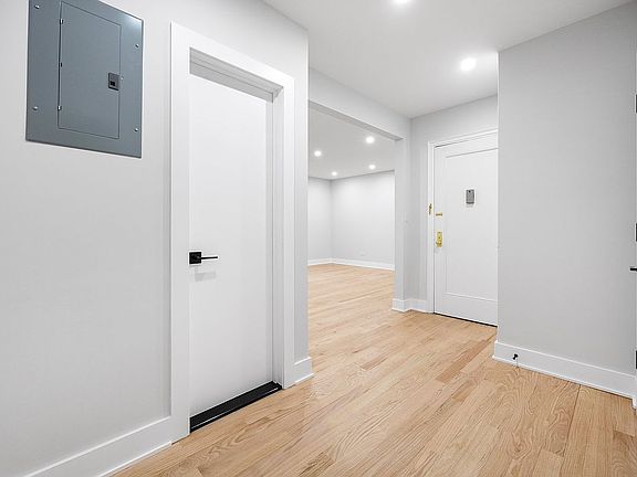 5th image of 105 Bennett Ave #54B