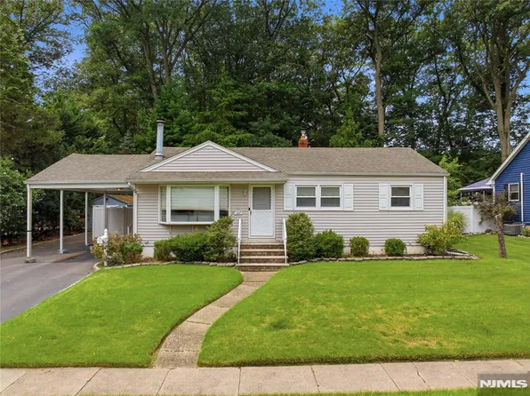 320 Ridgewood Blvd North, Twp of Washington, NJ 07676