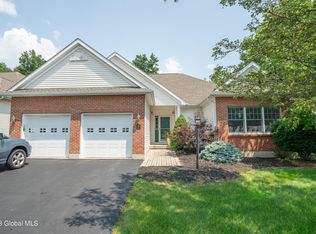 20 Conway Cir, Loudonville, NY 12211