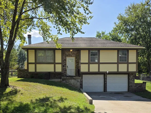 714 W McDowell Ave, Odessa, MO 64076