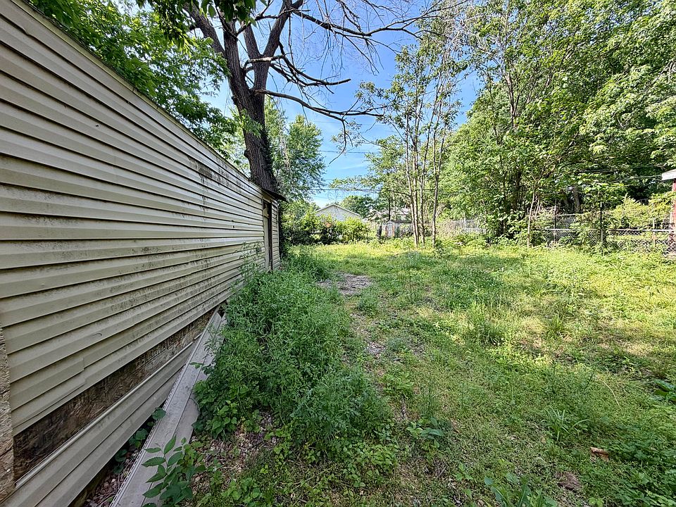 2nd image of 1936 E Cairo Street