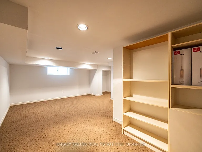 495 Deloraine Ave — Photo 43