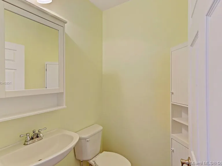 3211 Scarletta Dr — Photo 6