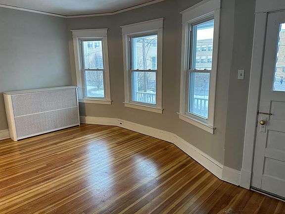 4th image of 10 Glenwood St #2