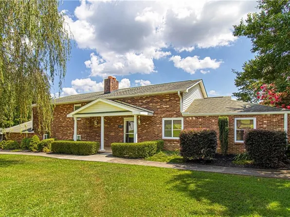 4692 Linville Ave, Kernersville, NC 27284