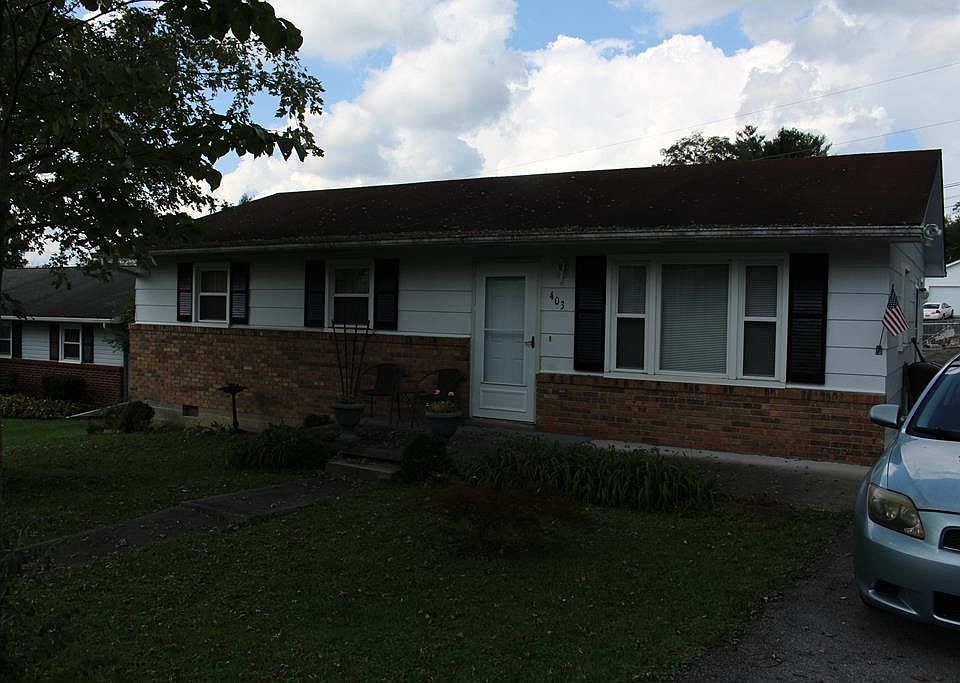 2nd image of 403 Oasis Ct
