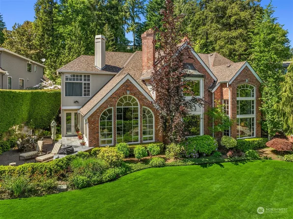 702 Overlake Drive E, Medina, WA 98039