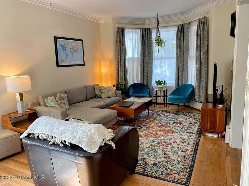 4th image of 296 Quail Street