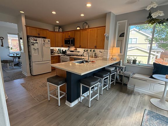 5th image of 2481 28th Pl NE