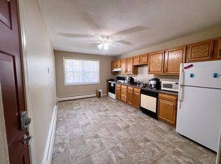 362 Northampton Rd #C, Amherst, MA 01002