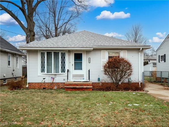 23812 Knickerbocker Rd, Bay Village, OH 44140