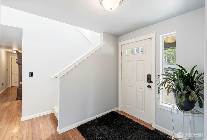 5th image of 316 Camden Way