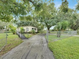5108 Dacca Dr, Tampa, FL 33619