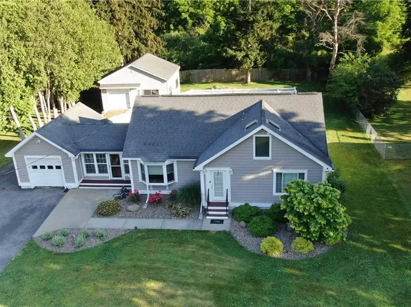 5937 Lakeshore Rd, Cicero, NY 13039