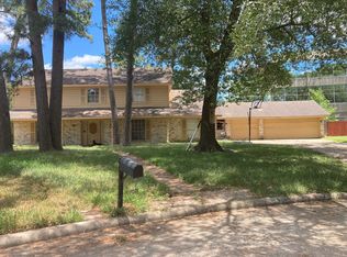 5802 Templegate Dr, Houston, TX 77066