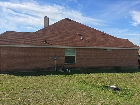 3rd image of 1110 Waterford Dr