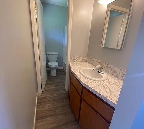 4th image of 4251 N Viewpoint Dr #2