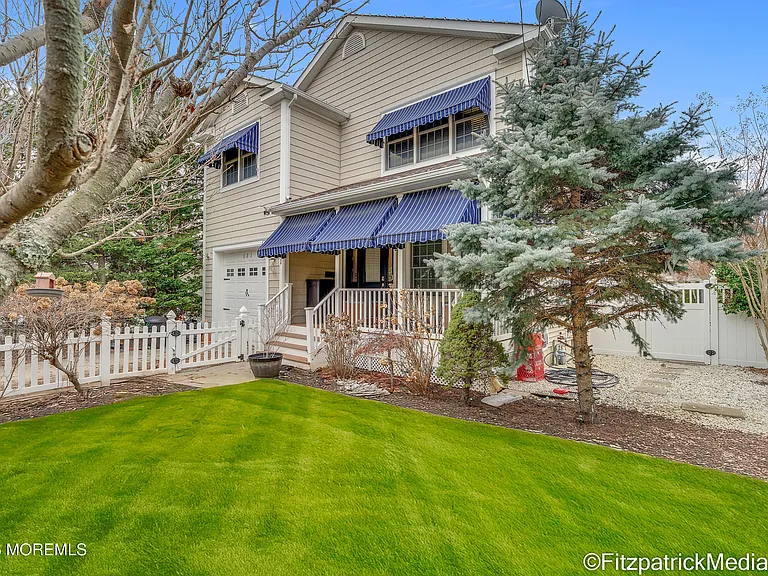 331 Richmond Ave — Photo 1