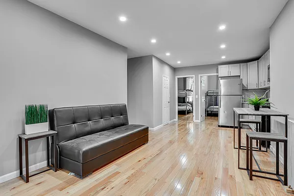 Rented by Avenues Real Estate | media 19