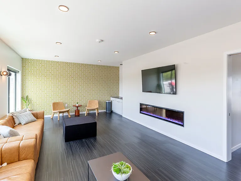 Rowat Lofts Apartments — Photo 17