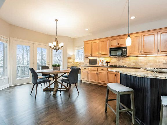 3rd image of 2637 Charter Oak Dr