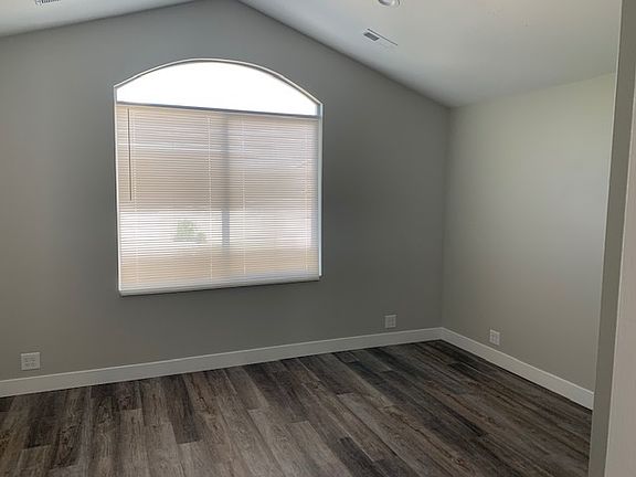 3rd image of 1913 Twilight Ln