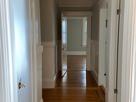 2nd image of 1954 Hyde St #2
