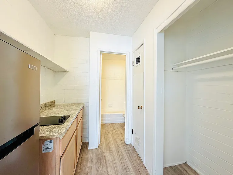 Studios, 1 Bedrooms and 2 Bedrooms! Charming Community with Off Street Parking — Photo 8
