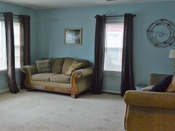 3rd image of 197 Hilltop Dr