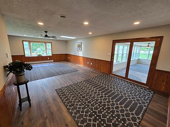 3rd image of 609 Spring Ave