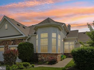 10 Dickens Dr, Lawrence Township, NJ 08648