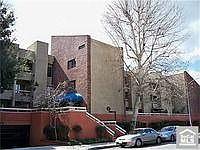 1st image of 424 Oak St Unit 122