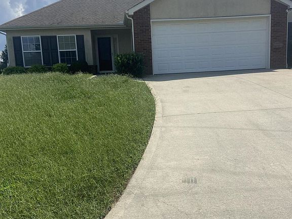 2nd image of 101 Linden Ln