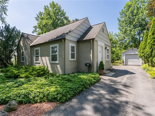 273 Valley Rd, Rochester, NY 14618