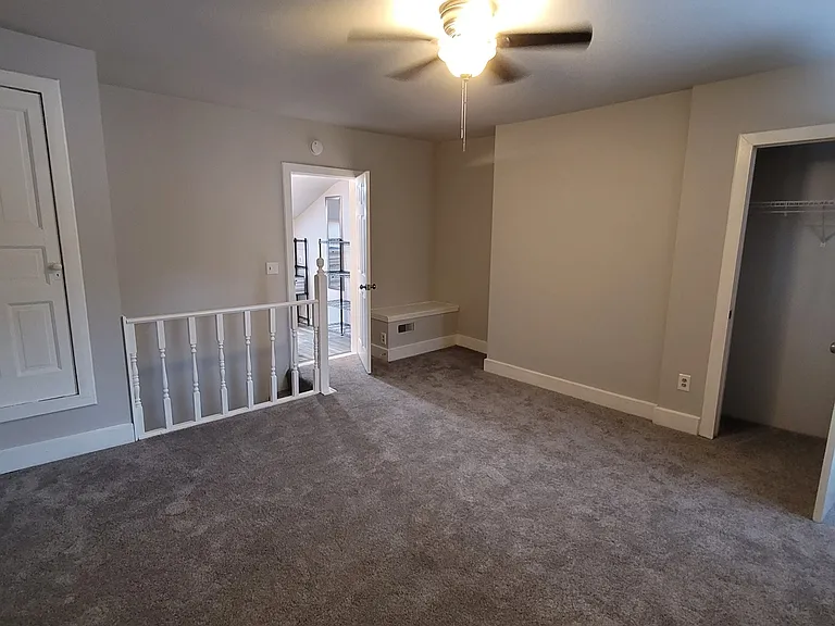 816 Montague Roadu2 Left Side — Photo 18