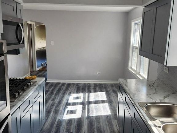 4th image of 8424 S King Dr