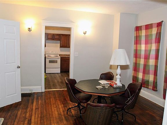 2nd image of 3642 Woodbridge Ave #1