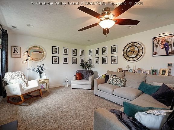5th image of 1 Hillcrest Dr