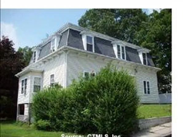 37 Center St, Putnam, CT 06260